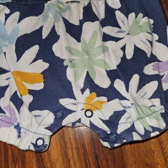 5 For $25 Carter's Blue and White Floral Romper With Flutter Sleeves Size 9M - Picture 2 of 7
